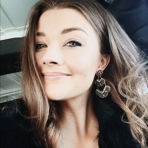 Meet your Posher, Whitney